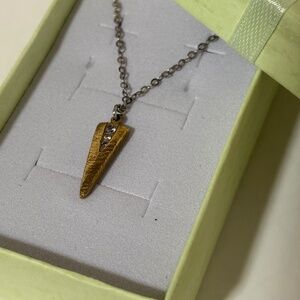 Sipada On Point Pendant Necklace